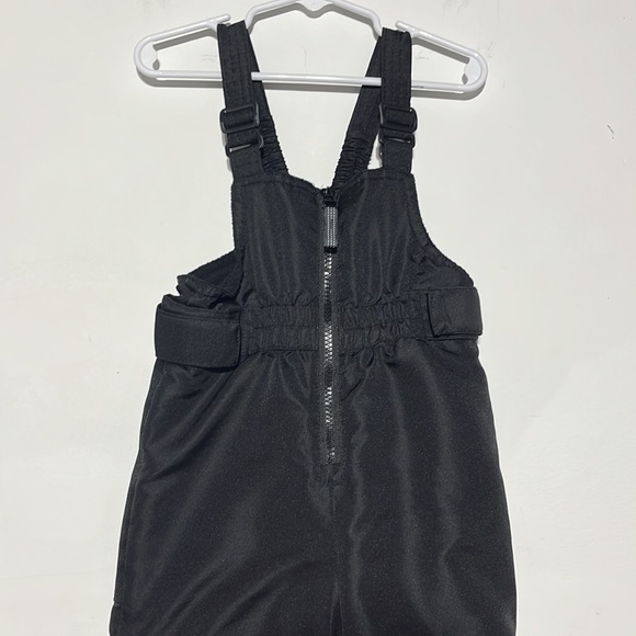 Cherokee Kid’s Black Snow Overall Bib Snowsuit Size 2T - Picture 2 of 8